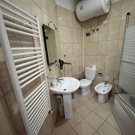 Skanderbeg Square Explorer Apartamento