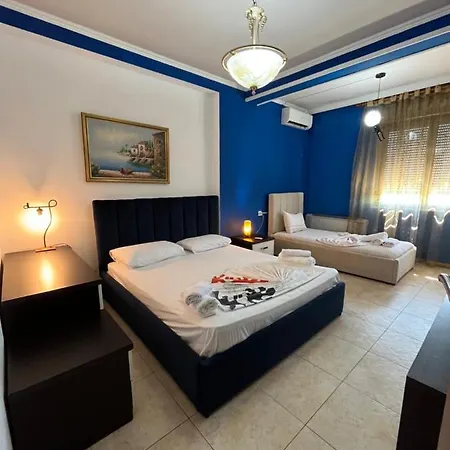 Skanderbeg Square Explorer Appartement *