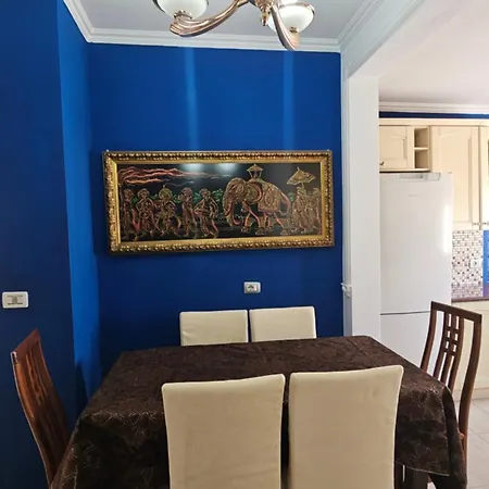 Skanderbeg Square Explorer * 티라나